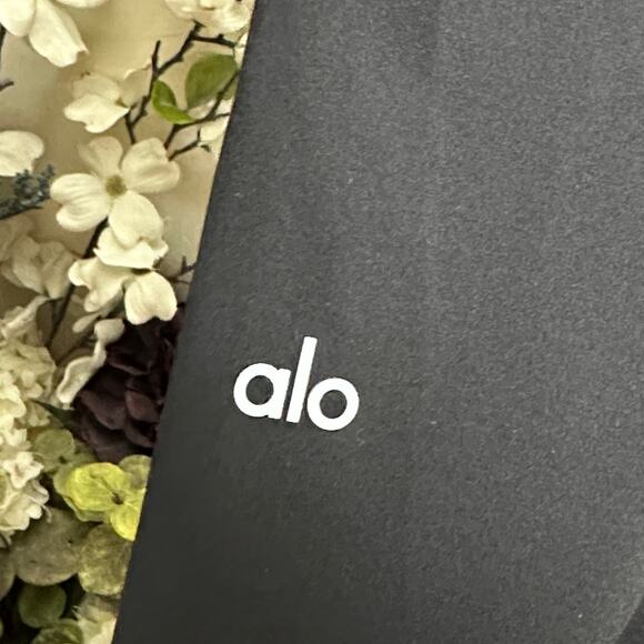 ALO YOGA 2025 Megastar Cargo Pant Black Sz M $138 {R29} - Picture 4 of 6